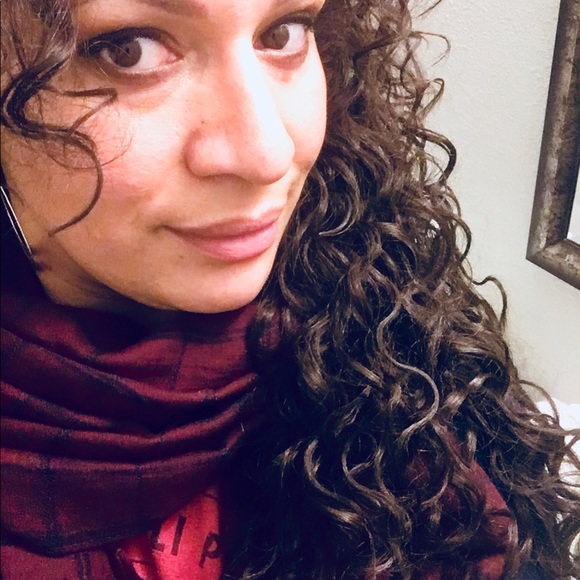 Meet your Posher, Tatia - Picture 1 of 1